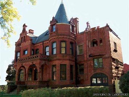 Schuster Mansion Bed & Breakfast Milwaukee Exterior photo